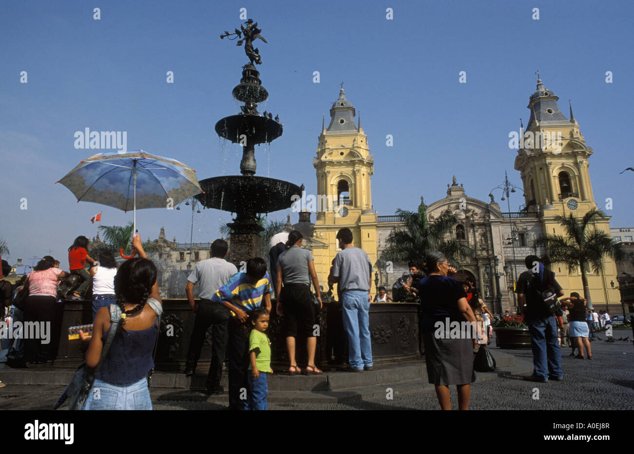 Fontana la cattedrale e Plaza de Armas Lima Peru Foto Stock
