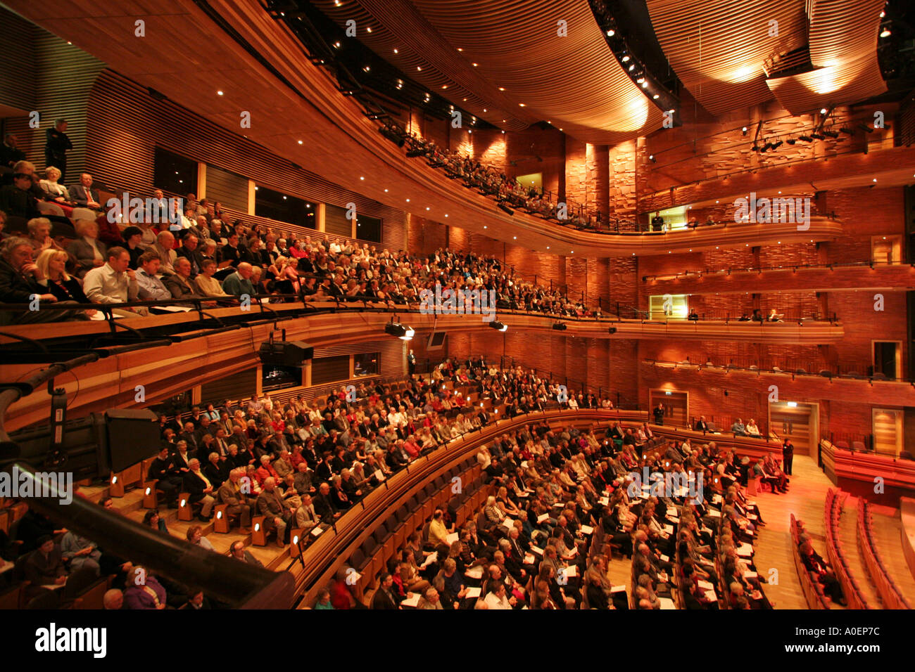 Le prestazioni di concerto Wales Millennium Centre per la Baia di Cardiff Galles del Sud Foto Stock
