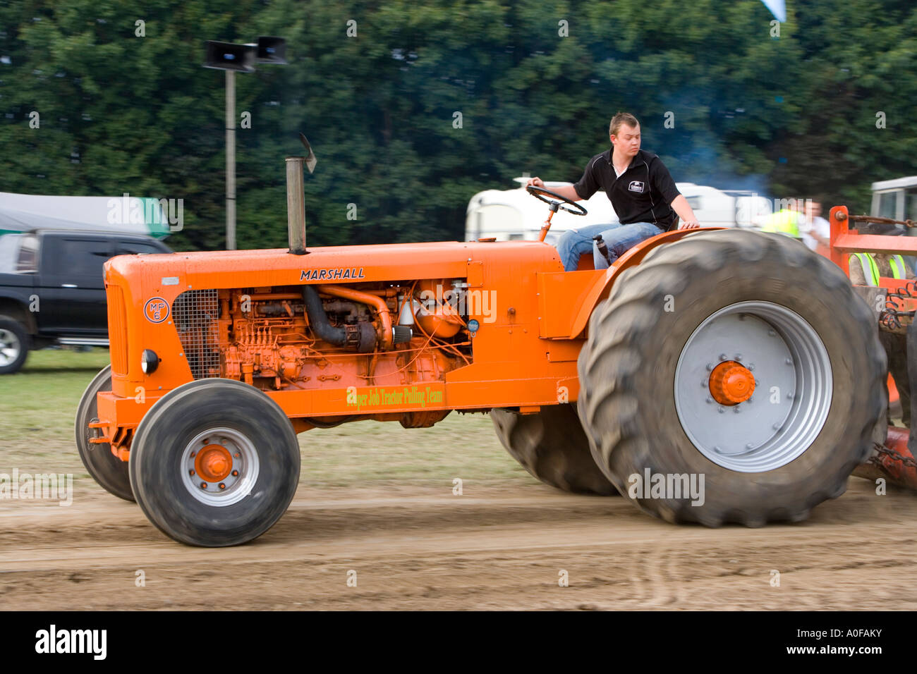 Trattore tirando evento in uno spettacolo agricolo in Inghilterra Foto Stock