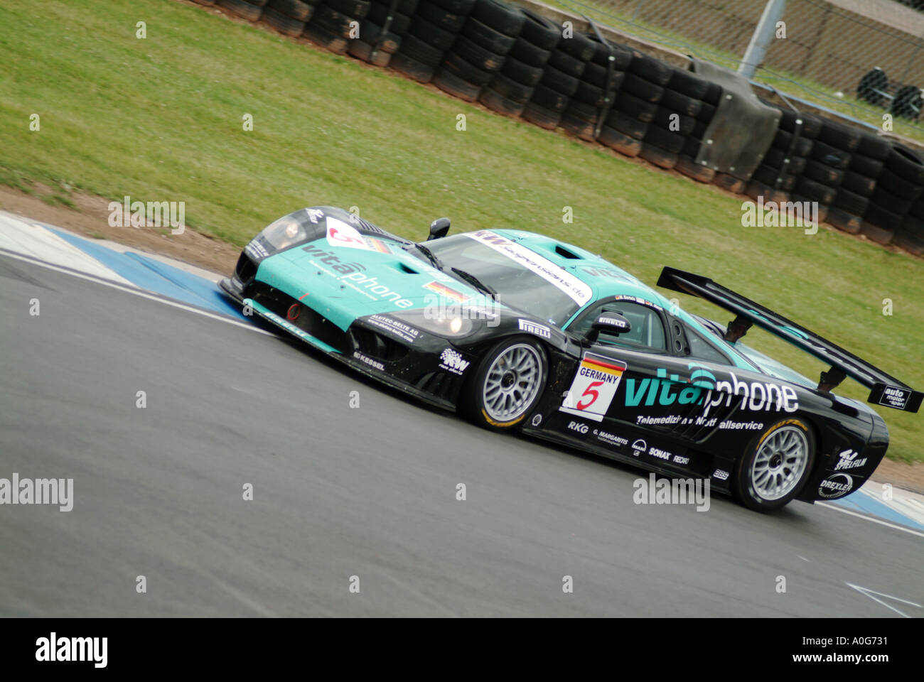 Salem endurance corsa in auto auto racing motor sport auto Impugnatura freno di accelerazione ad alta velocità delle prestazioni veloce costosi Foto Stock