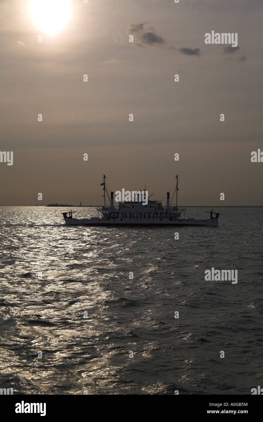 Fotografia di stock di traghetto per l'Isola di Wight tra Lymington e Yarmouth Foto Stock
