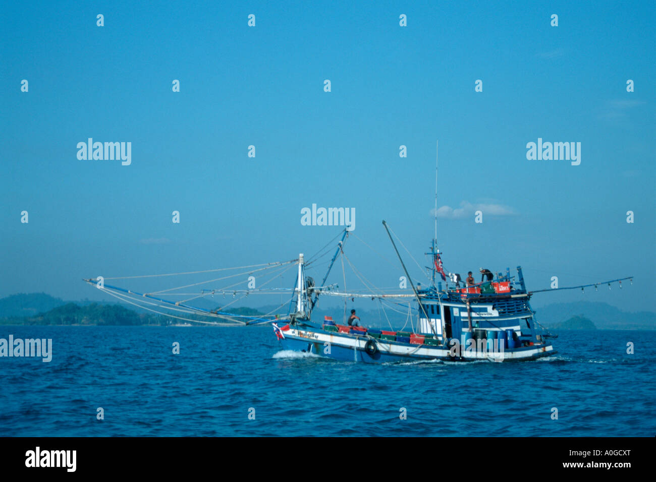 A fishing boat on the Thailand Gulf Foto Stock