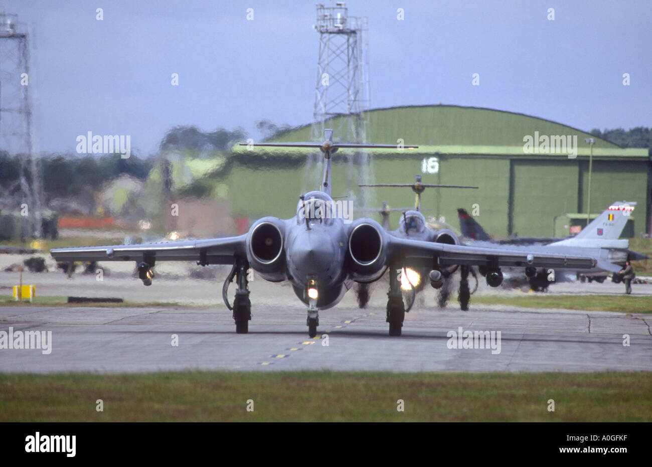 HS Blackburn Buccaneer S2B preparando per il decollo da RAF Lossiemouth, murene, Scozia. Regno Unito. GAV 2130-182 Foto Stock