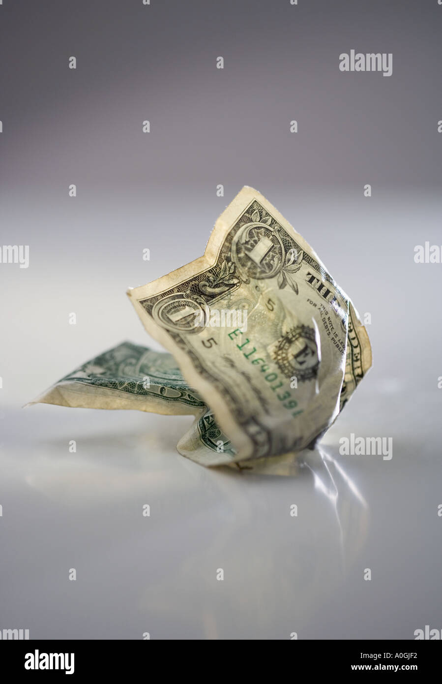 Uno accartocciata dollaro Foto Stock