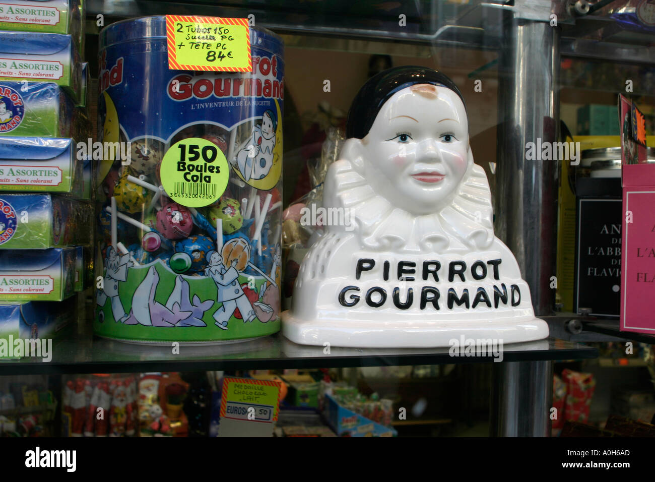 Pierrot lollies gourmand francese produttore dolce vetrina Parigi Francia Foto Stock