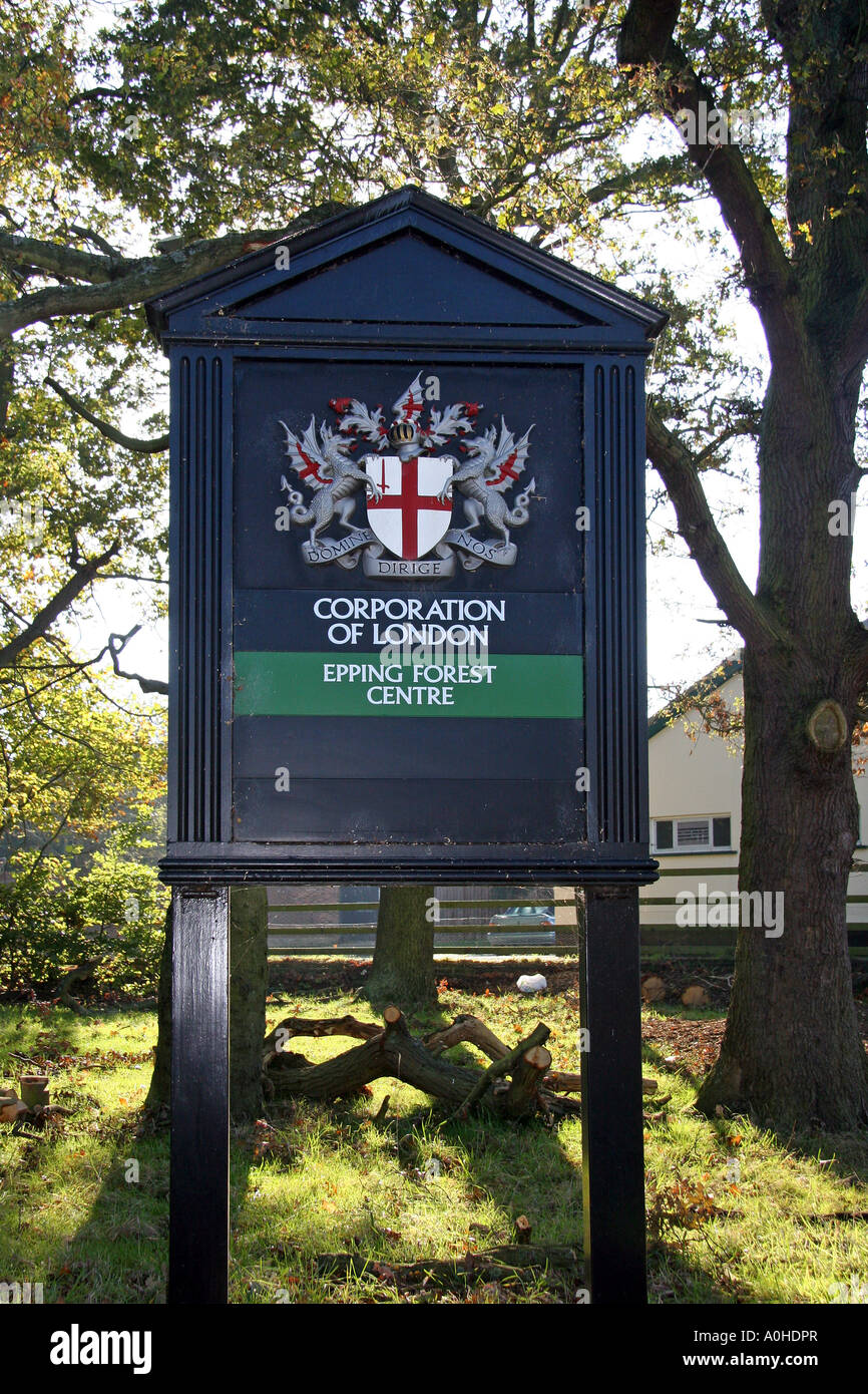 Segno per la Foresta di Epping Essex con uno stemma Foto Stock