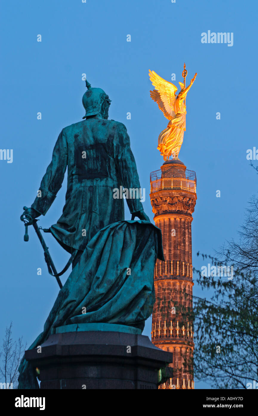 Berlino la colonna della vittoria Siegessaeule Bismark statua Foto Stock