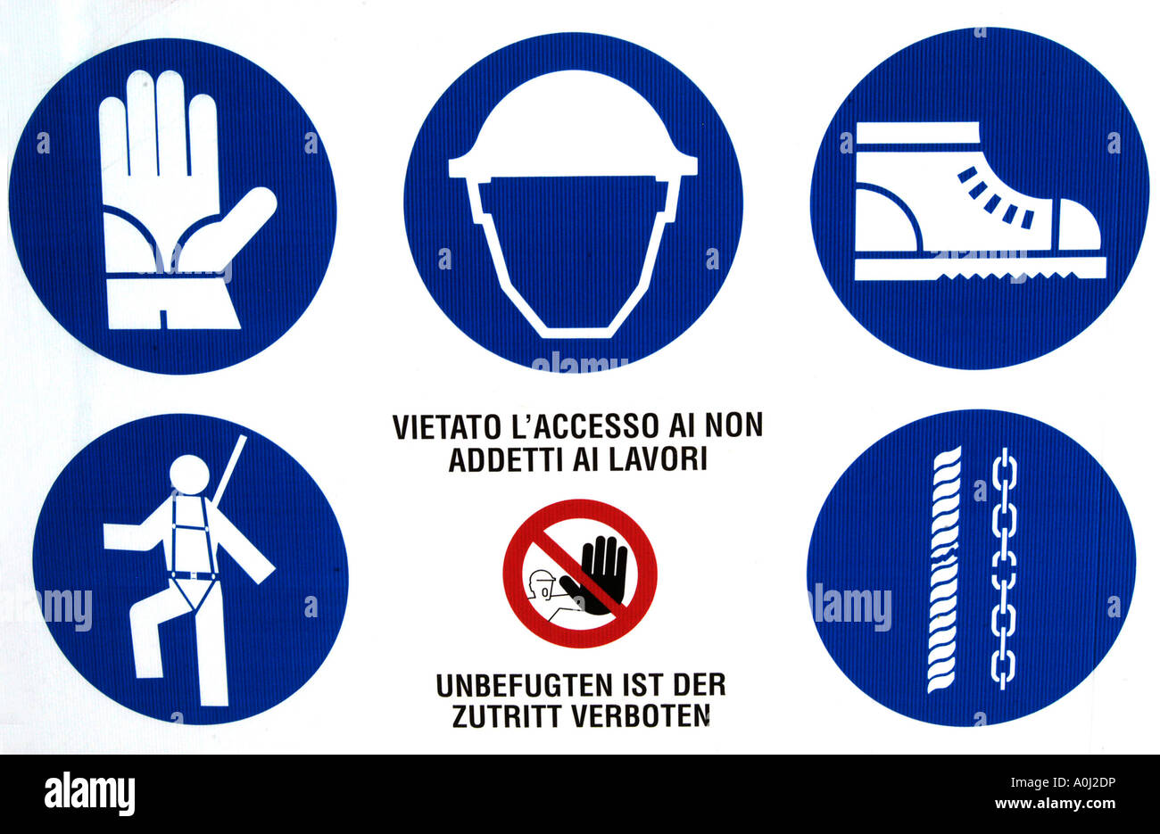 Etichetta di avvertenza per proteggere i dipendenti sul sito in costruzione - Italia Foto Stock