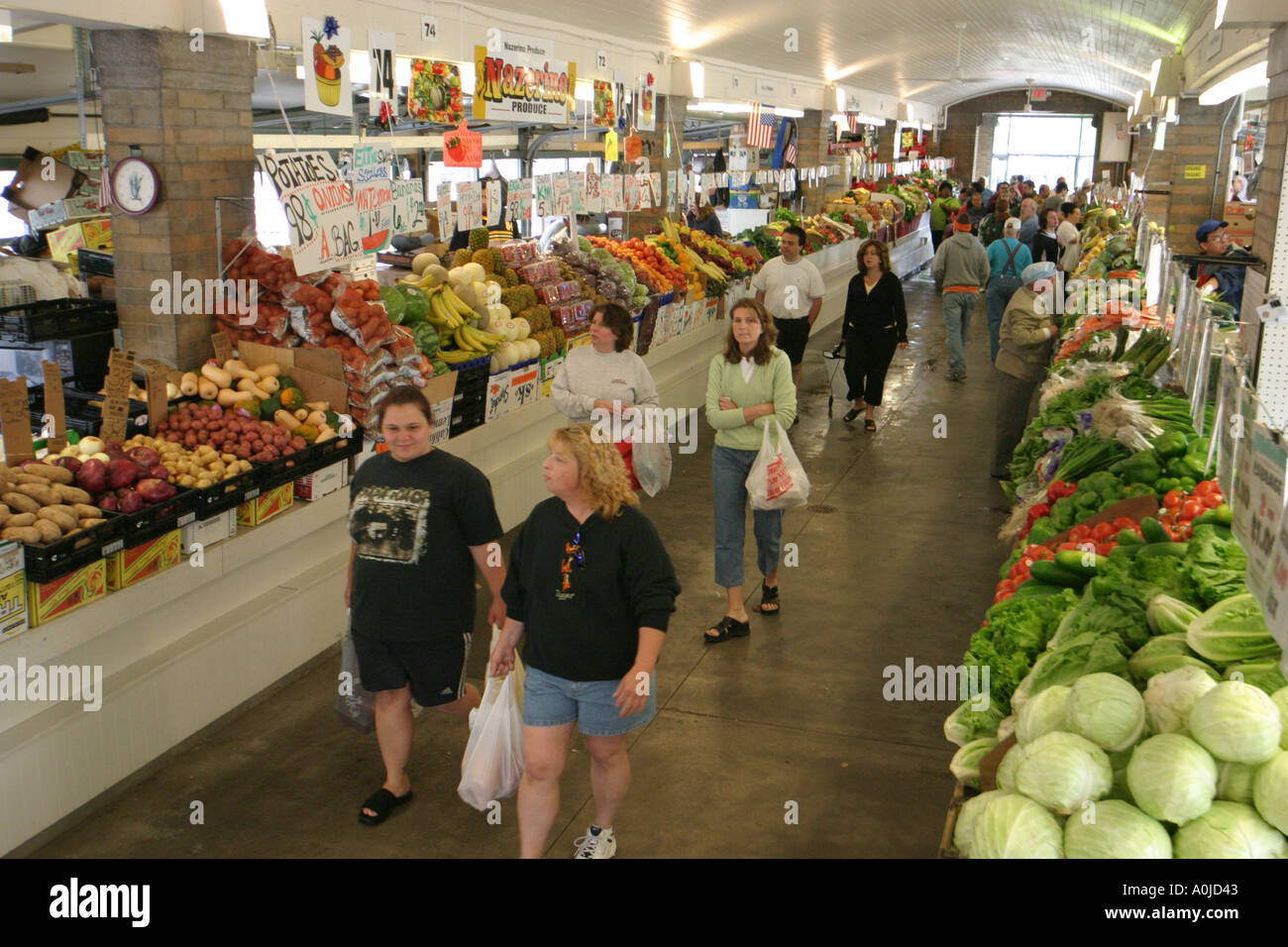 Cleveland Ohio,Westside Market,mercato,produzione,frutta,verdura,verdura,cibo,shopping shopper shopping negozi di mercato mercati di mercato buy Foto Stock