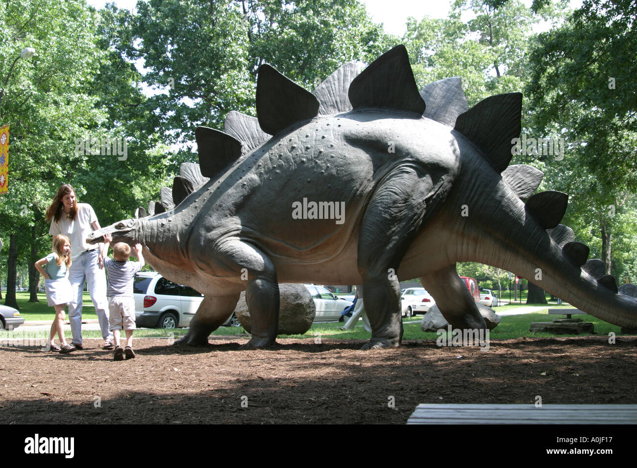 Cleveland Ohio,University Circle,Museo,storia,mostra collezione,mostra collezione,mostra collezione,educazione,di storia naturale,statua di dinosauro,pub Foto Stock