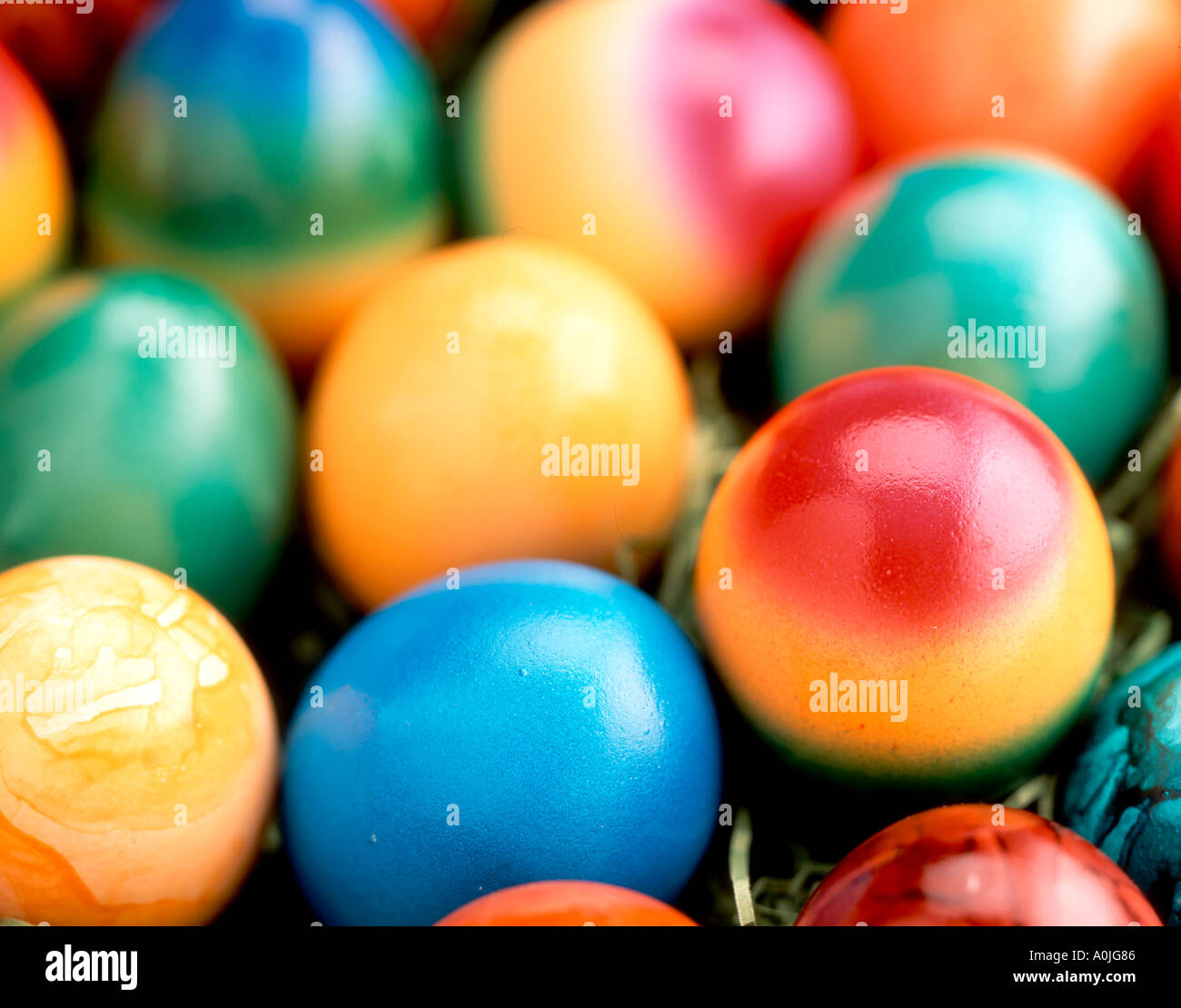Uova di Pasqua in un cestello Foto Stock