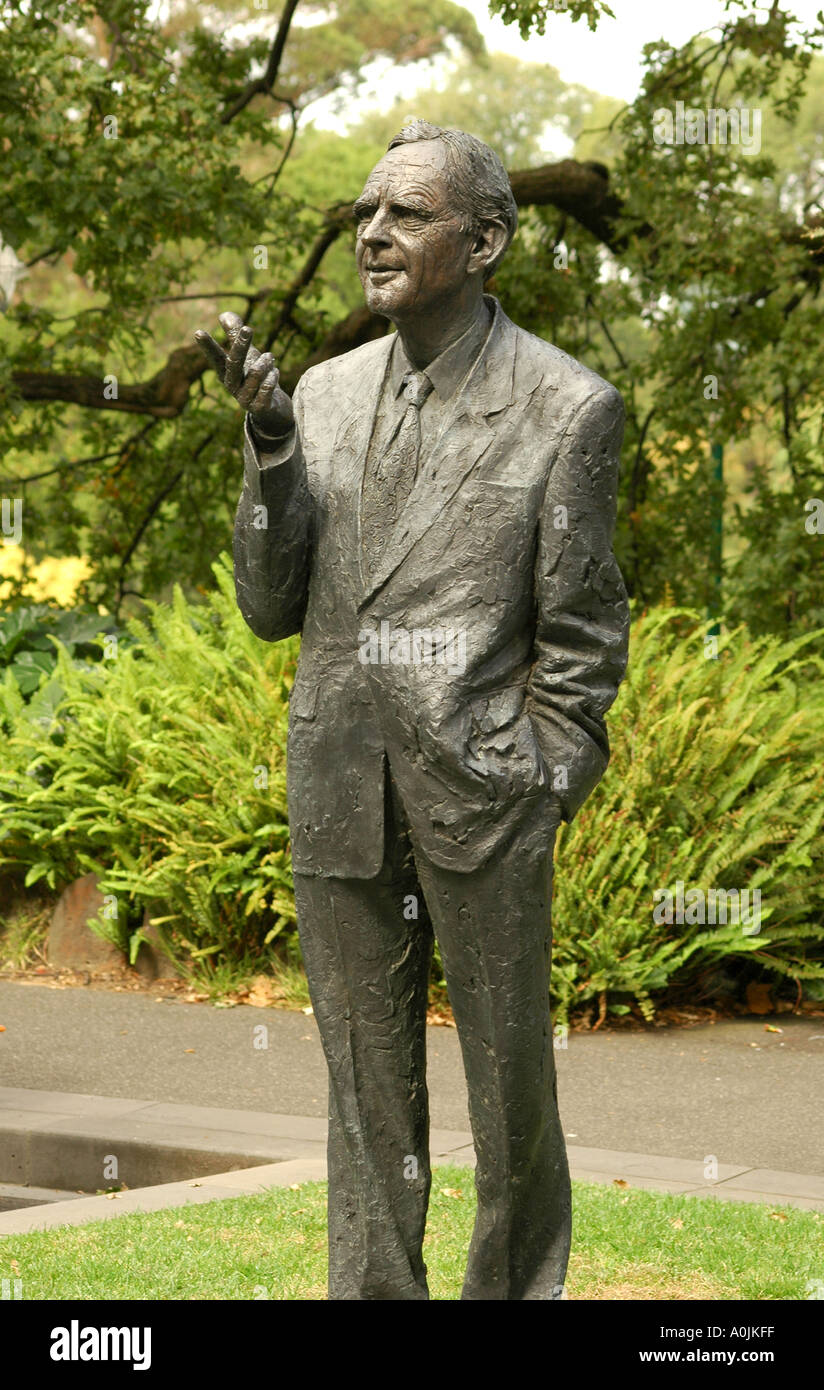 Una statua di John Cain, ex Premier vittoriano. Il Premier più lungo di Victoria. Melbourne, Victoria, Australia Foto Stock