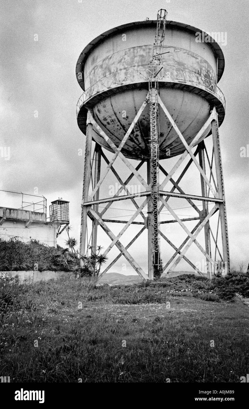 Acqua torre sulla isola di Alcatraz a San Francisco Foto Stock