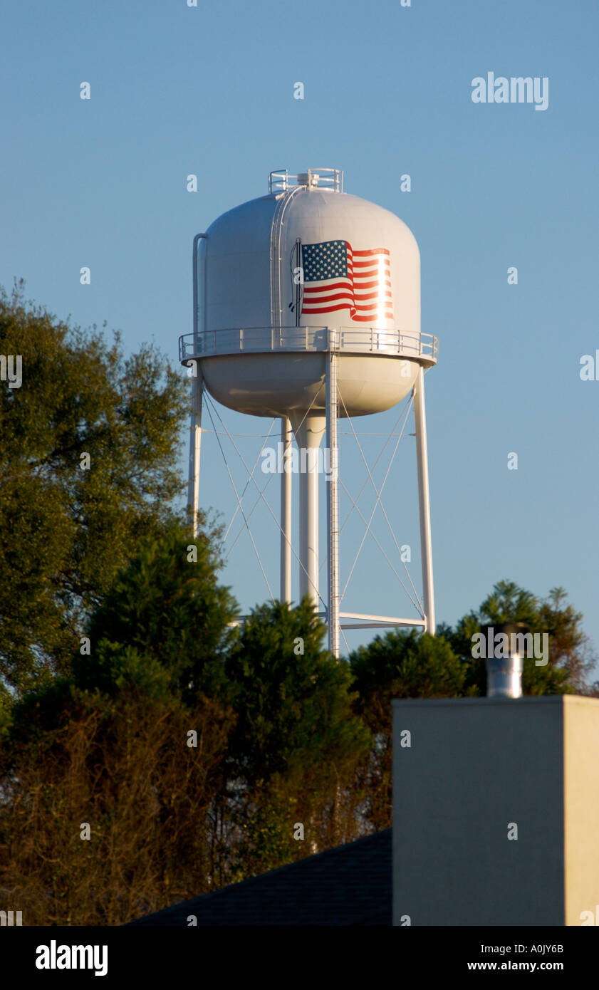 Immagine patriottico della bandiera americana sul water tower Foto Stock