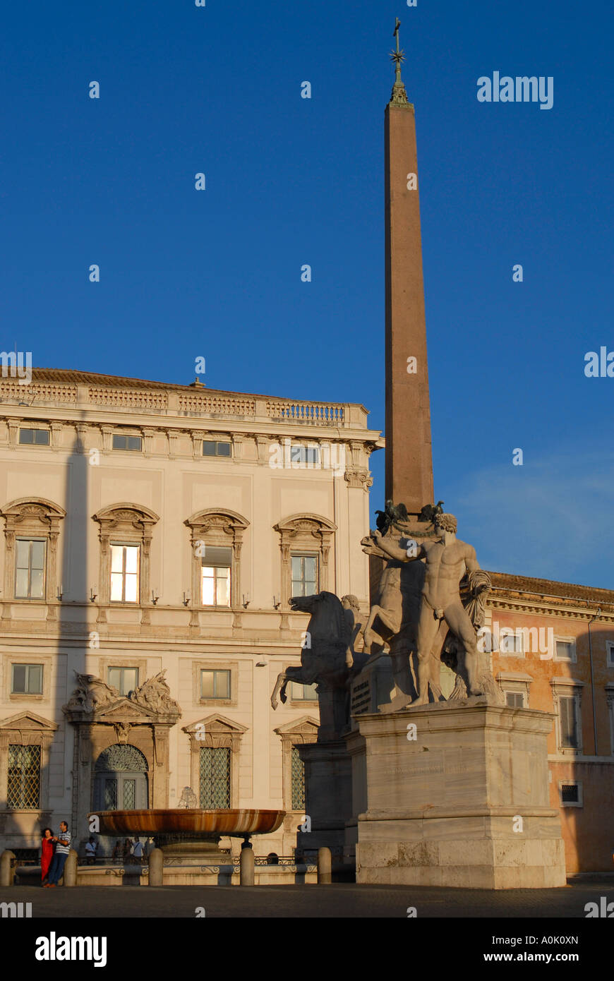 Piazza del Quirinale obelisco di Castore e Polluce Roma Italia Foto Stock