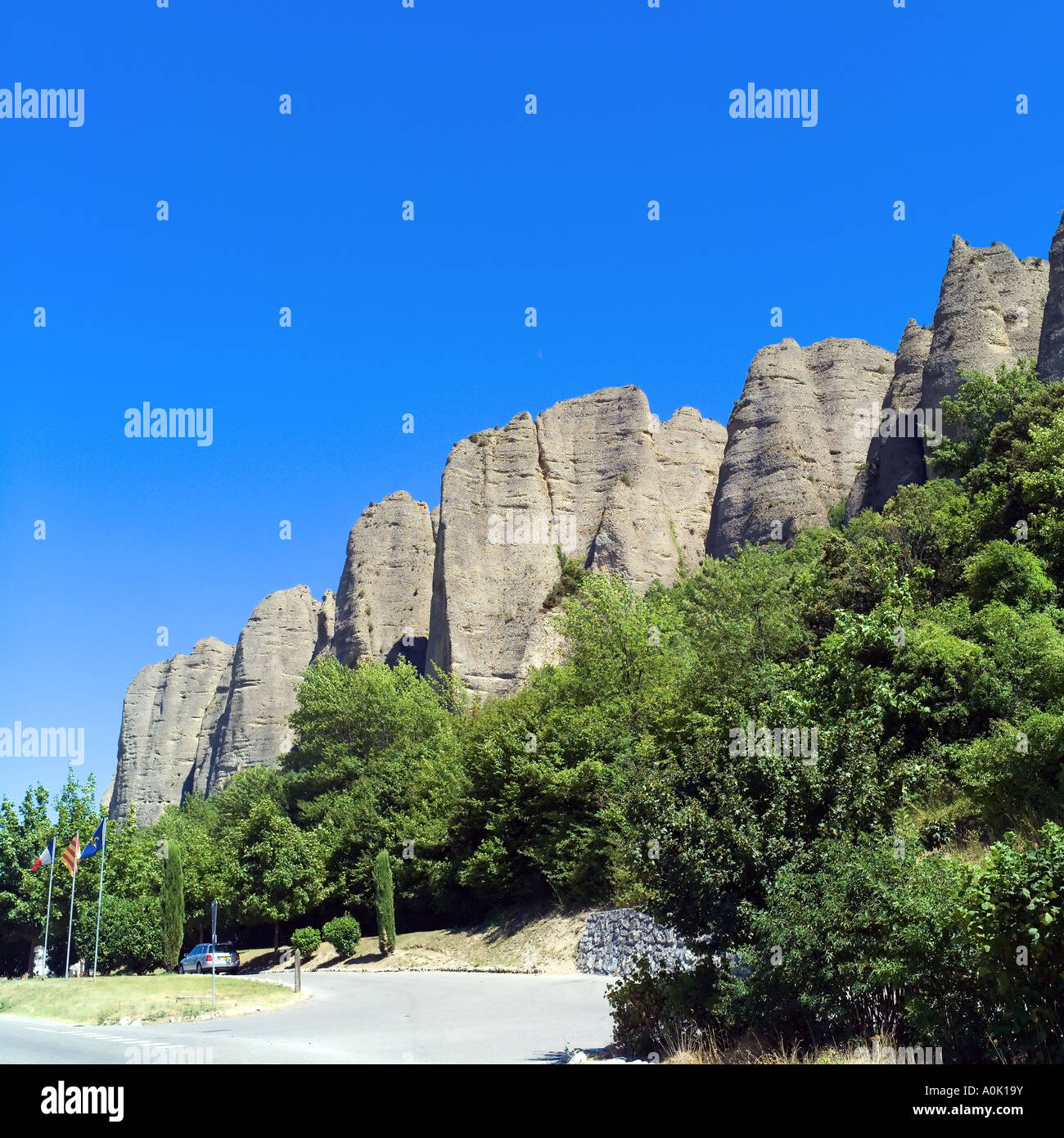 Les Pénitents des Mées formazione di roccia, scogliere, Les Mées, valle della Durance, Alpes-de-Haute-Provence, Francia Foto Stock