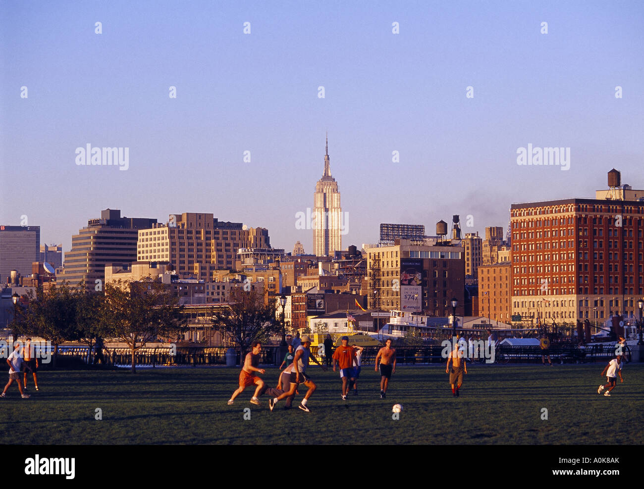 Hudson River Park, Skyline & Empire State Foto Stock
