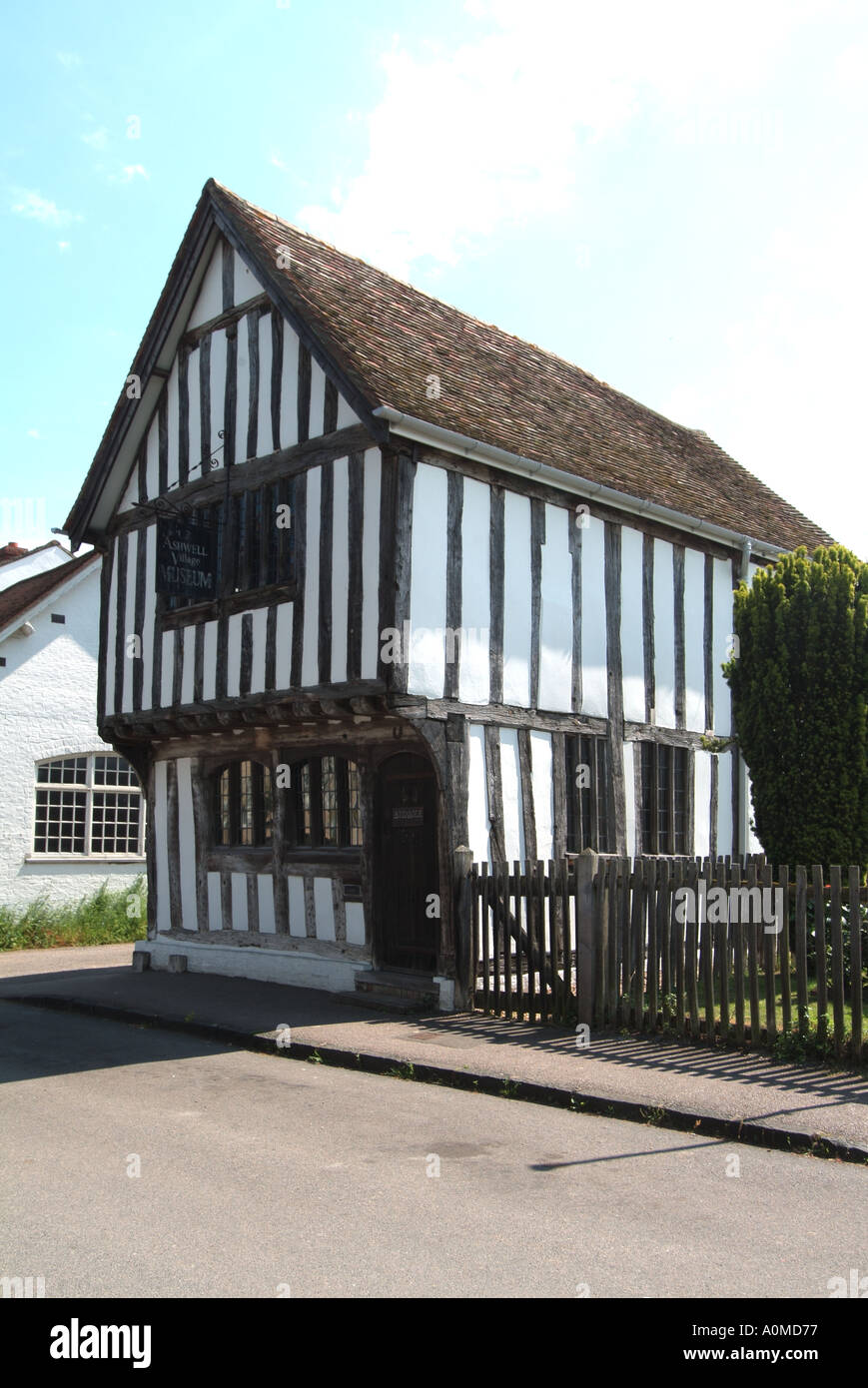 Ashwell Village Museum si trova a graticcio in bianco e nero e bianco edificio Foto Stock