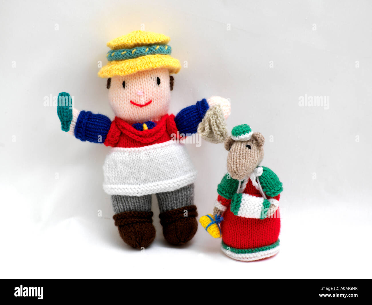 Due Soft fatto a mano KnittedToys Uomo e mouse Foto Stock