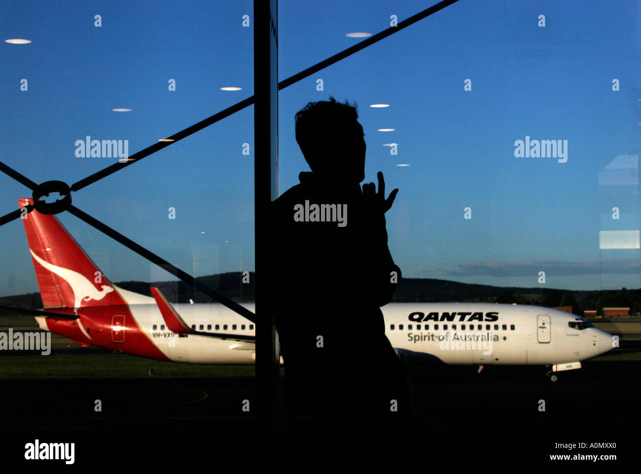Qantas Boeing 737 all aeroporto di Canberra Foto Stock