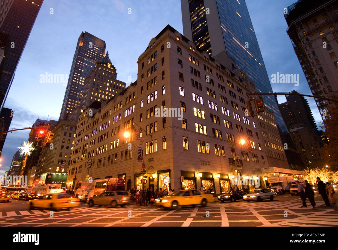 Bergdorf Goodman department store sulla Quinta Avenue in Uptown Manhattan New York STATI UNITI D'AMERICA Foto Stock