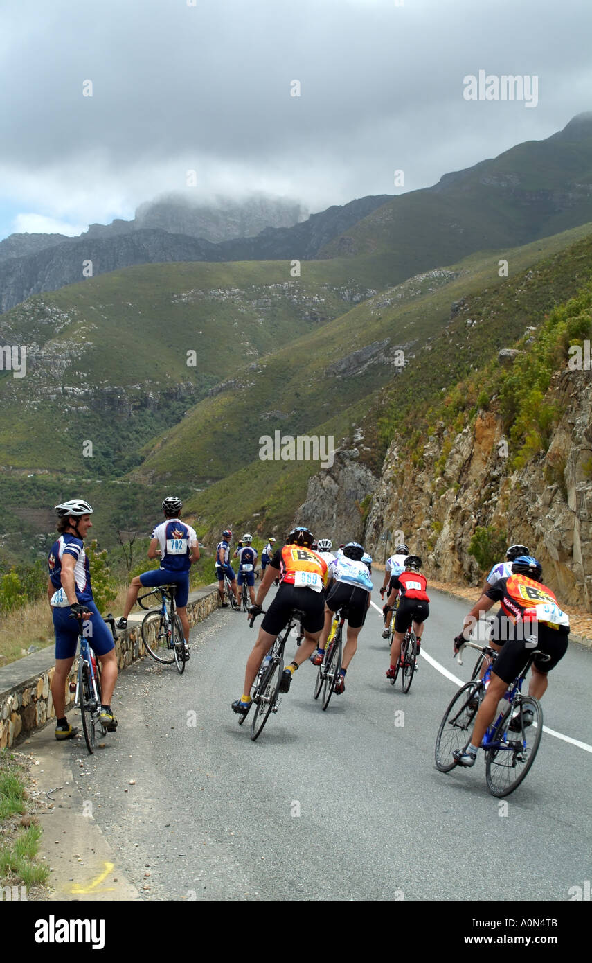 Il potere di pedale associazioni secolo doppia gara ciclistica Western Cape South Africa RSA Tradouw Pass Foto Stock