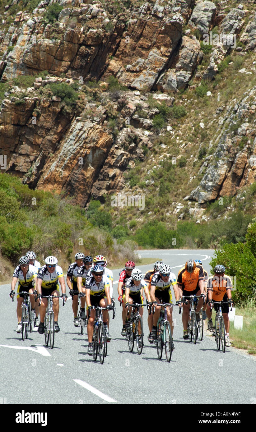 Il potere di pedale associazioni secolo doppia gara ciclistica Western Cape South Africa RSA Tradouw Pass Foto Stock