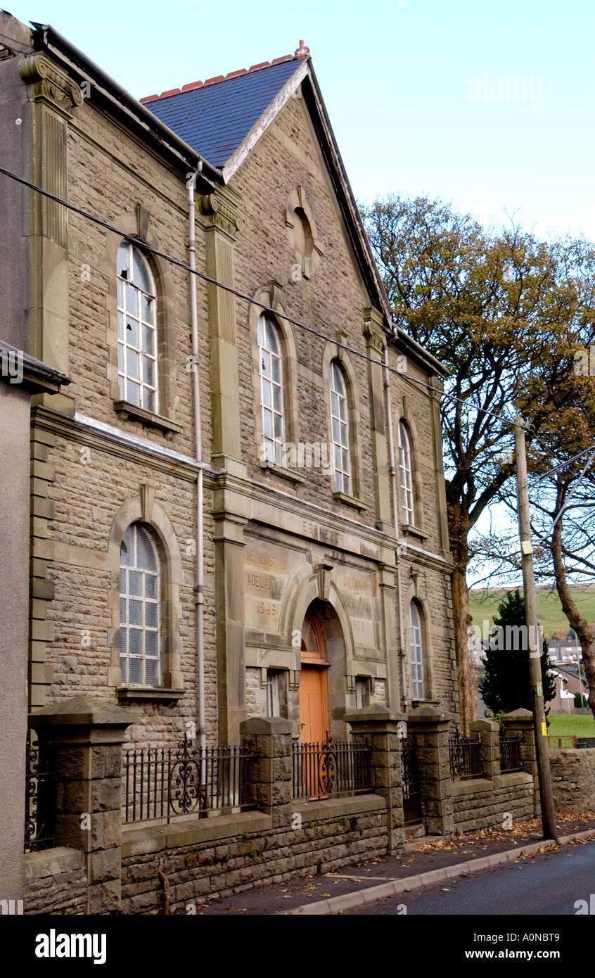 Welsh Ebenezer Cappella di costruzione in pietra costruito 1846 ricostruito 1906 in stato di abbandono a Rhymney Gwent South Wales UK Foto Stock