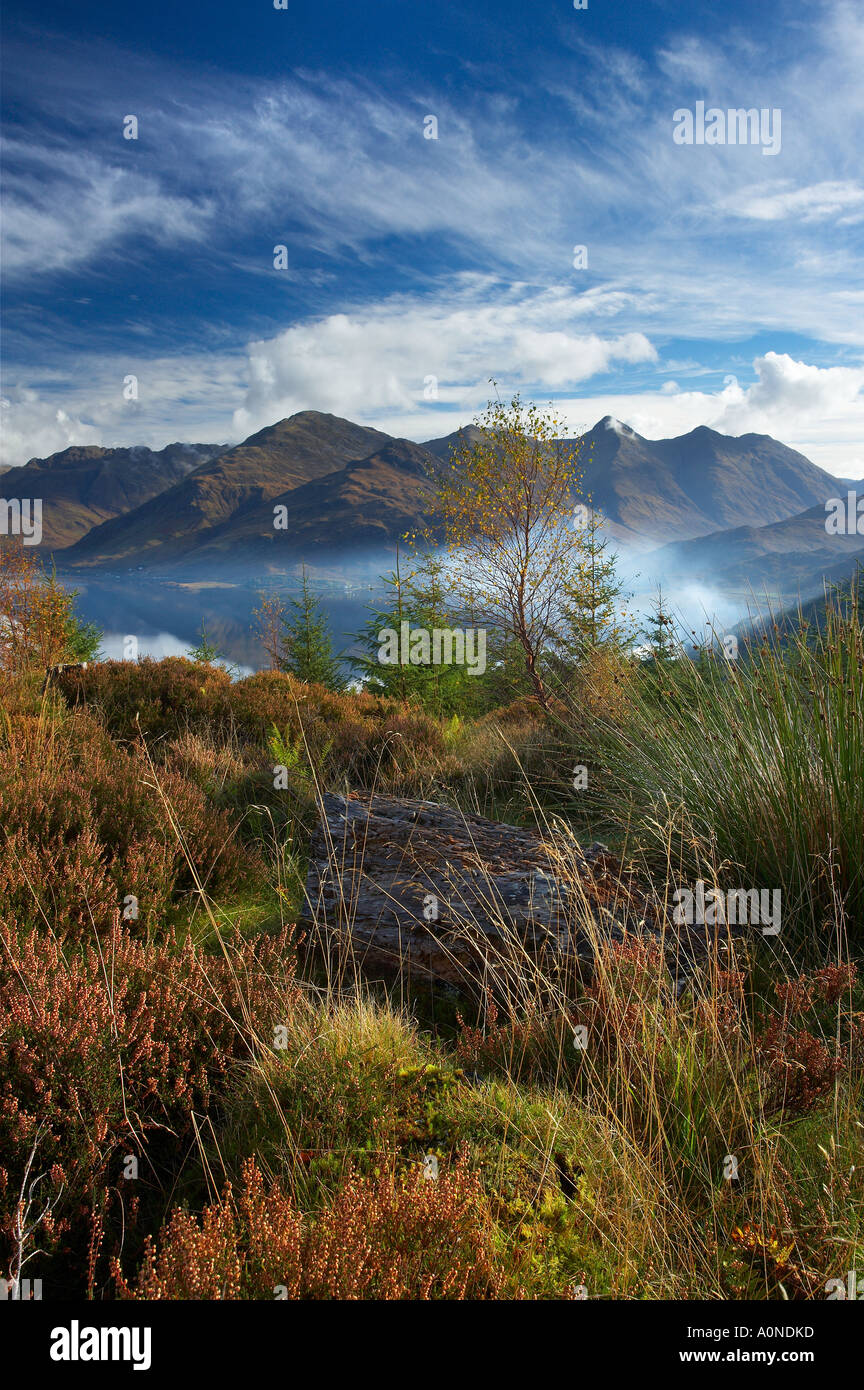 Le cinque sorelle di Kintail Loch Duich in autunno Wester Ross Scotland Regno Unito Foto Stock
