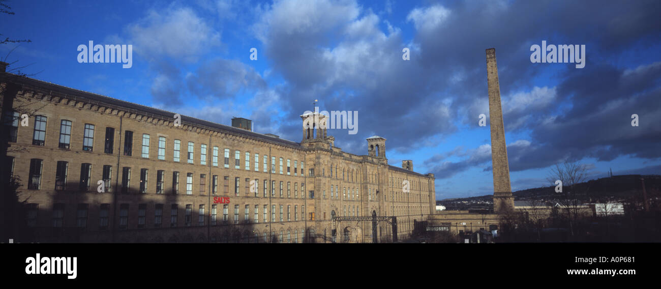 Salts Mill Saltaire vicino a Bradford vista panoramica Foto Stock