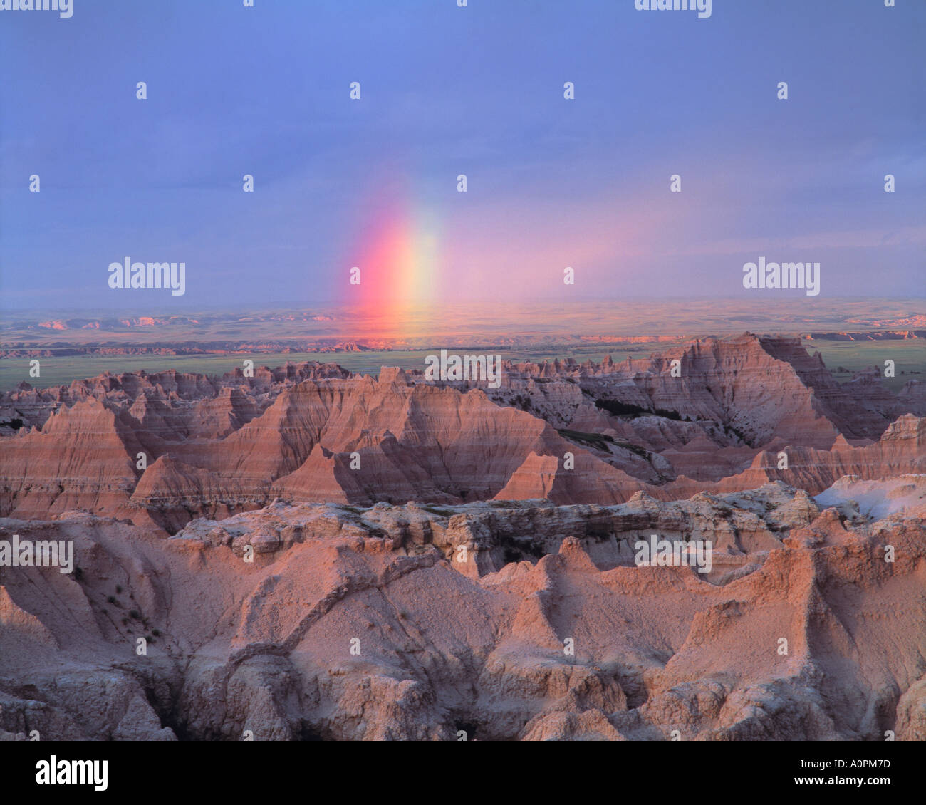 Estate Tramonto Rainbow su Badlands Parco nazionale Badlands Sage Creek deserto Dakota del Sud Foto Stock