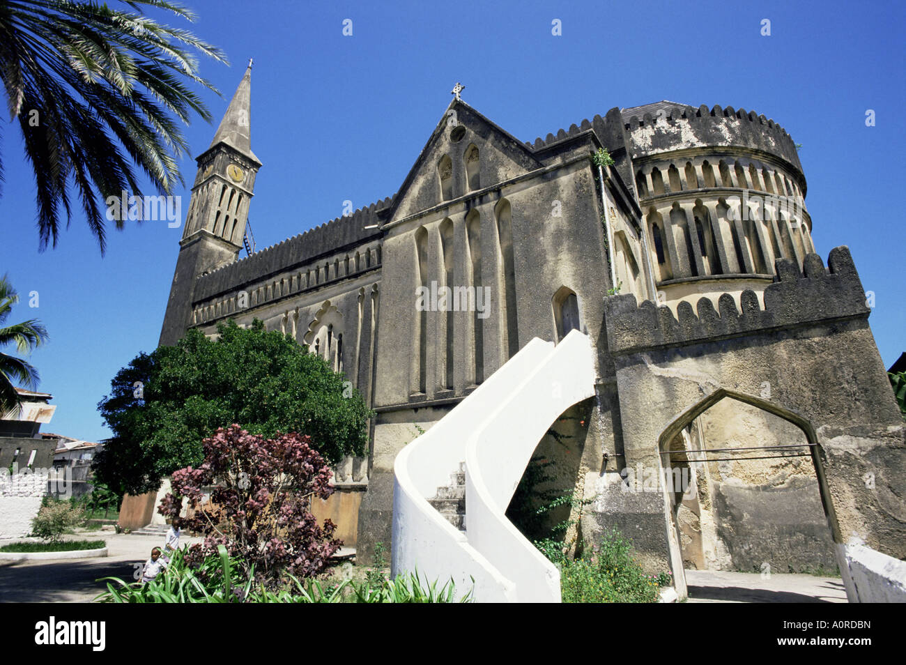 Cattedrale Anglicana costruito sul sito del vecchio mercato di schiavi Tanzania Africa est Africa Foto Stock