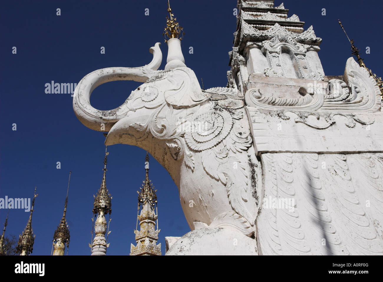 Pietra Bianca elefante buddista Kakku rovine di un sito di oltre due mila mattoni e stupa di laterite alcuni risalenti al XII Foto Stock