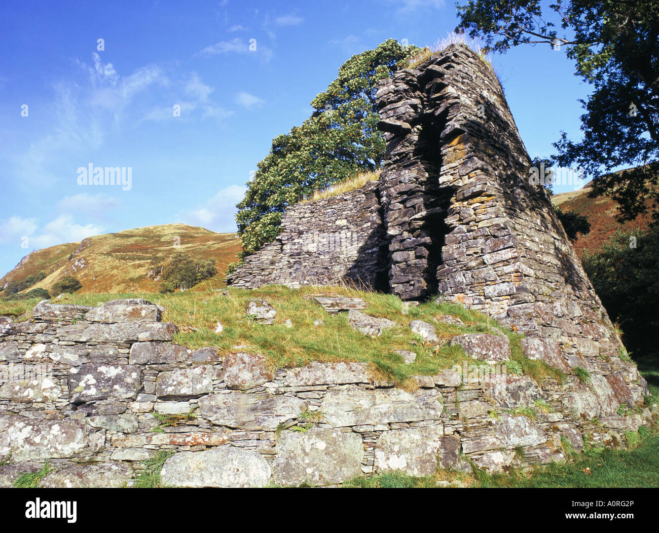 Dun Troddan Broch resti dell'Età del Ferro fort in Gleann Beag Balvraid Glenelg regione delle Highlands della Scozia Regno Unito Europa Foto Stock