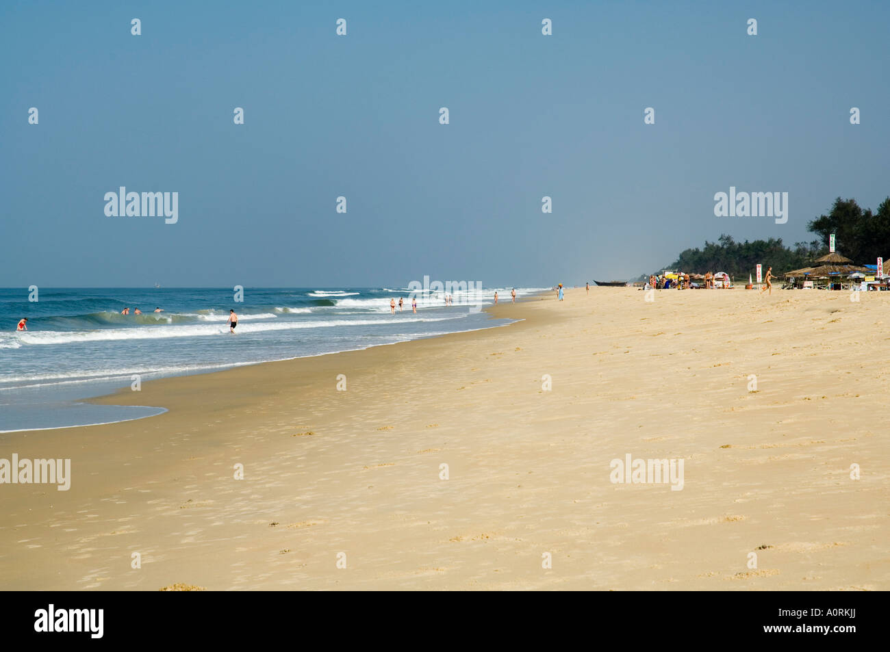 Spiaggia Vicino al Leela Hotel Mobor Goa India Asia Foto Stock