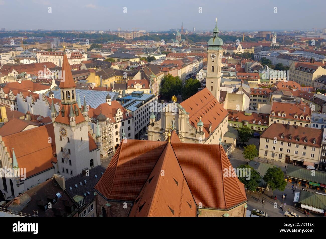 Vista della città dalla torre di Peterskirche St Peter s chiesa Monaco di Baviera Monaco di Baviera Baviera Baviera Germania Europa Foto Stock