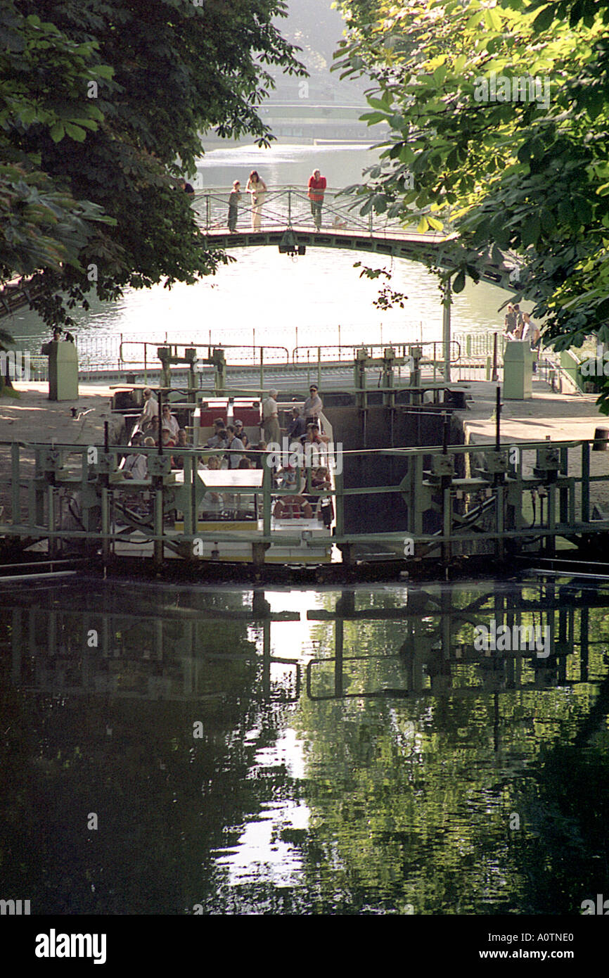 Francia Paris vista del Canal Saint Martin Foto Stock