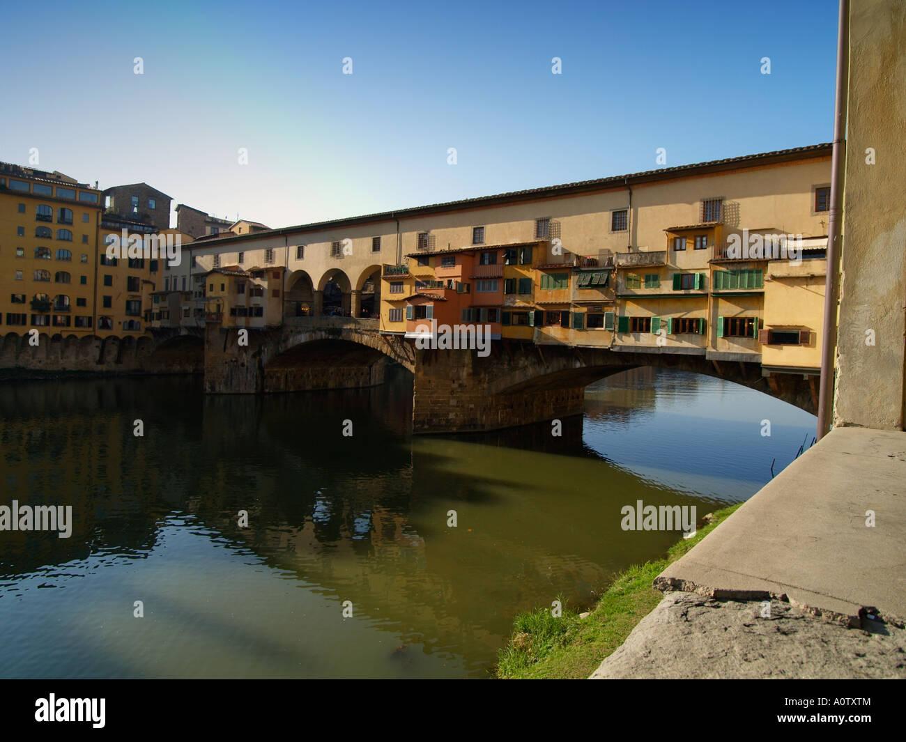 Il famoso Ponte Vecchio Ponte Vecchio a Firenze Toscana Italia Foto Stock