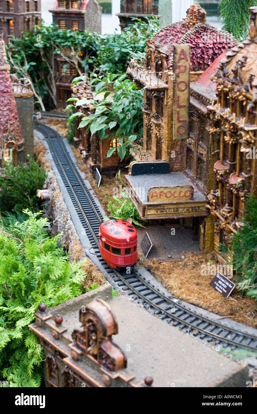NY Giardini Botanici annuale di Natale mostra del treno Foto Stock