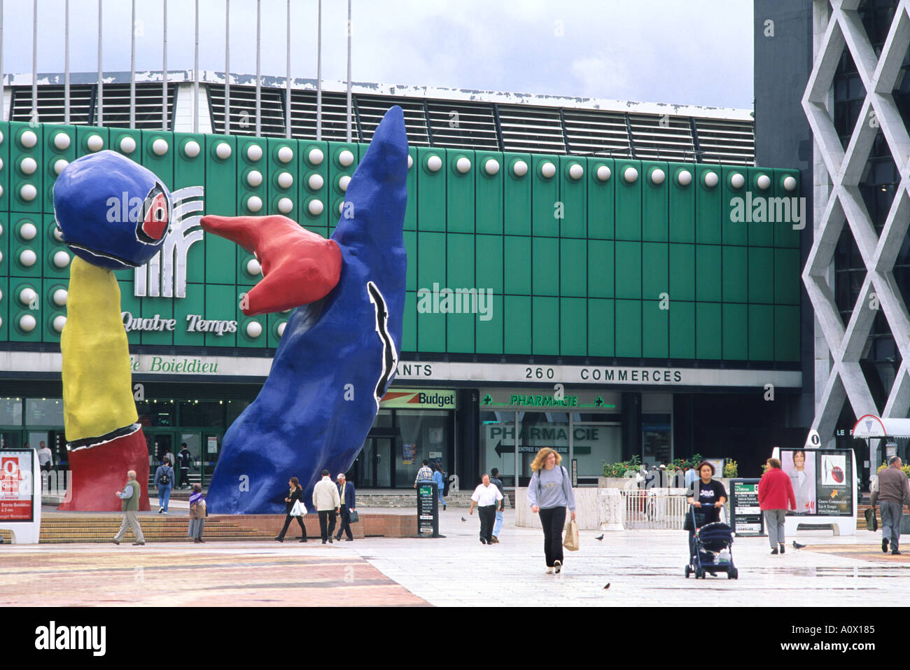 L'arte moderna all'Arche de la Defense a Parigi Francia Foto Stock