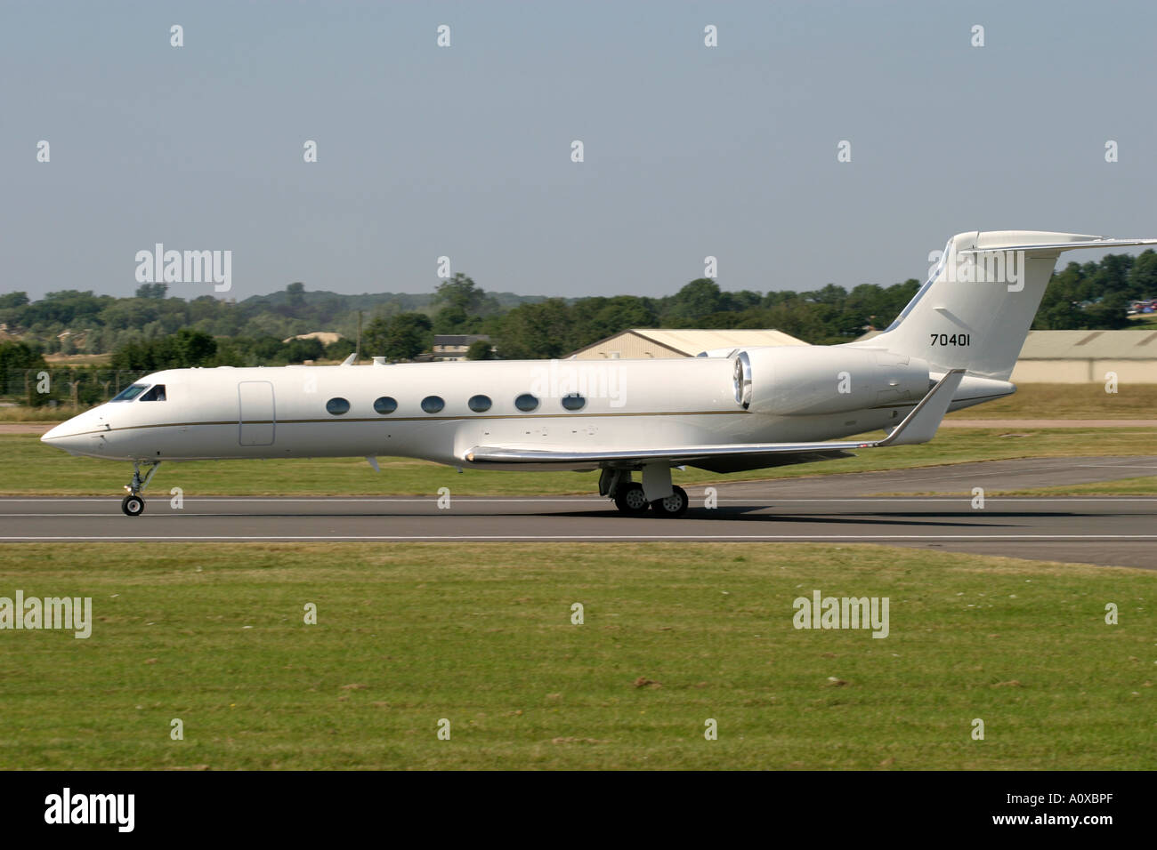 Gulfstream G450 sulla pista di Aviosuperficie RIAT 2005 RAF Fairford Gloucestershire England Regno Unito Foto Stock