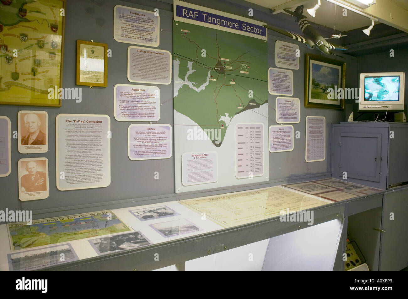 Giorno d'area espositiva al militare Tangmere Aviation Museum a Tangmere West Sussex England Foto Stock