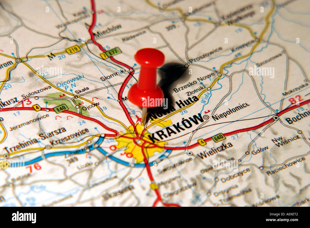 Mappa perno rivolto a Cracovia , Polonia su una mappa stradale Foto Stock