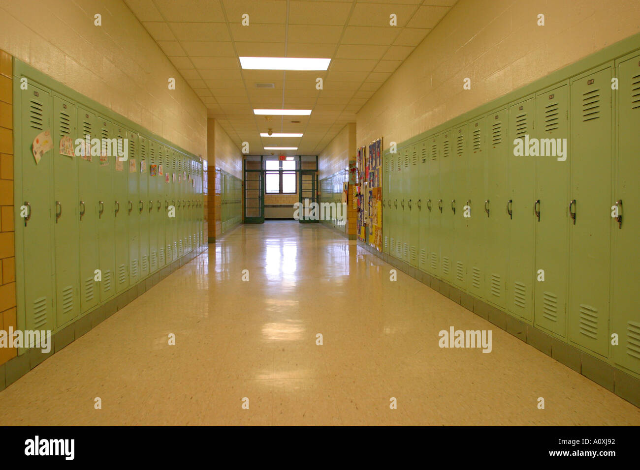 Corridoio nella scuola elementare di Boston Massachusetts Foto Stock