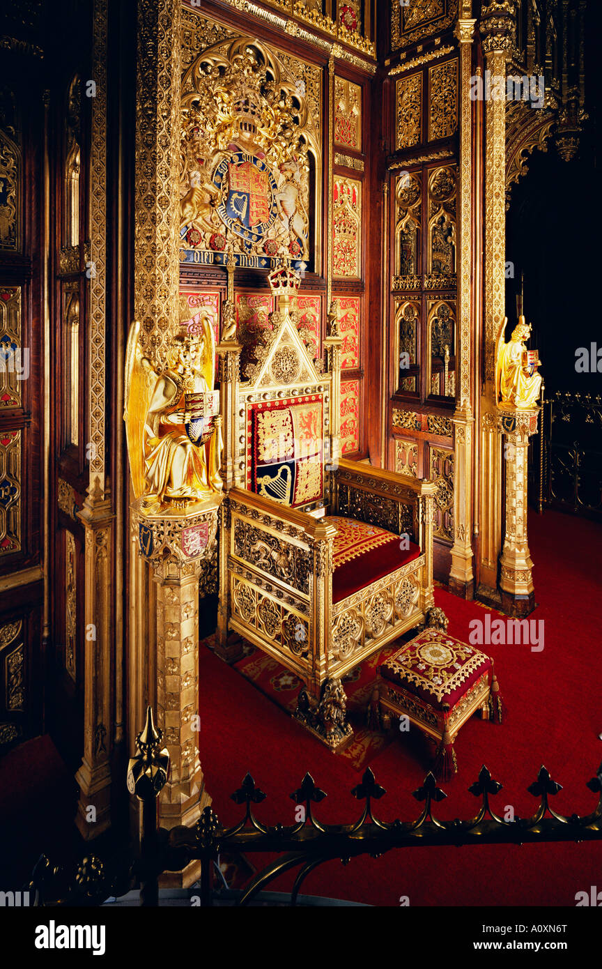 Il Trono House of Lords Case del Parlamento Westminster Londra England Regno Unito Europa Foto Stock