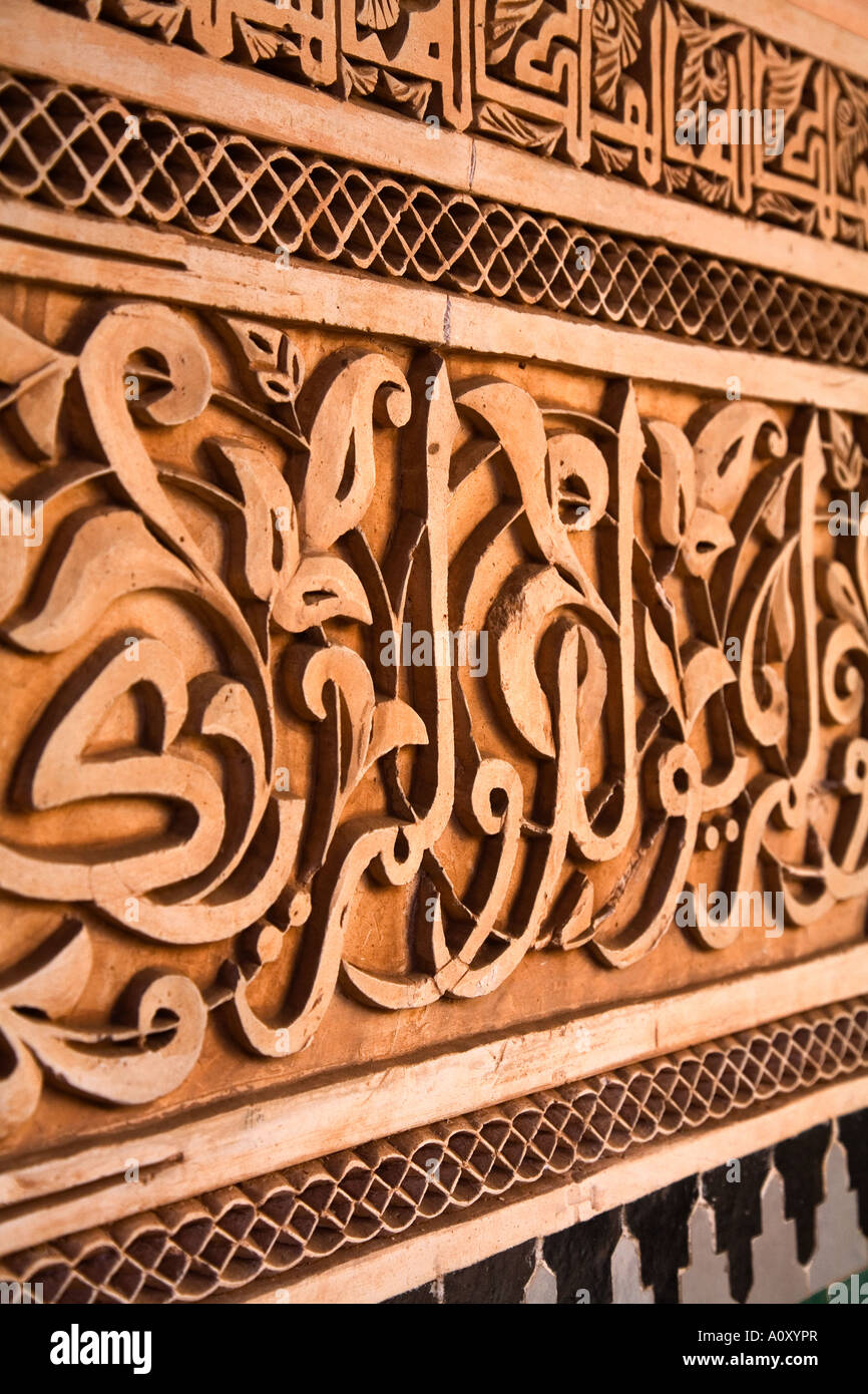 La calligrafia a medersa Ben Youssef marrakech marocco Foto Stock