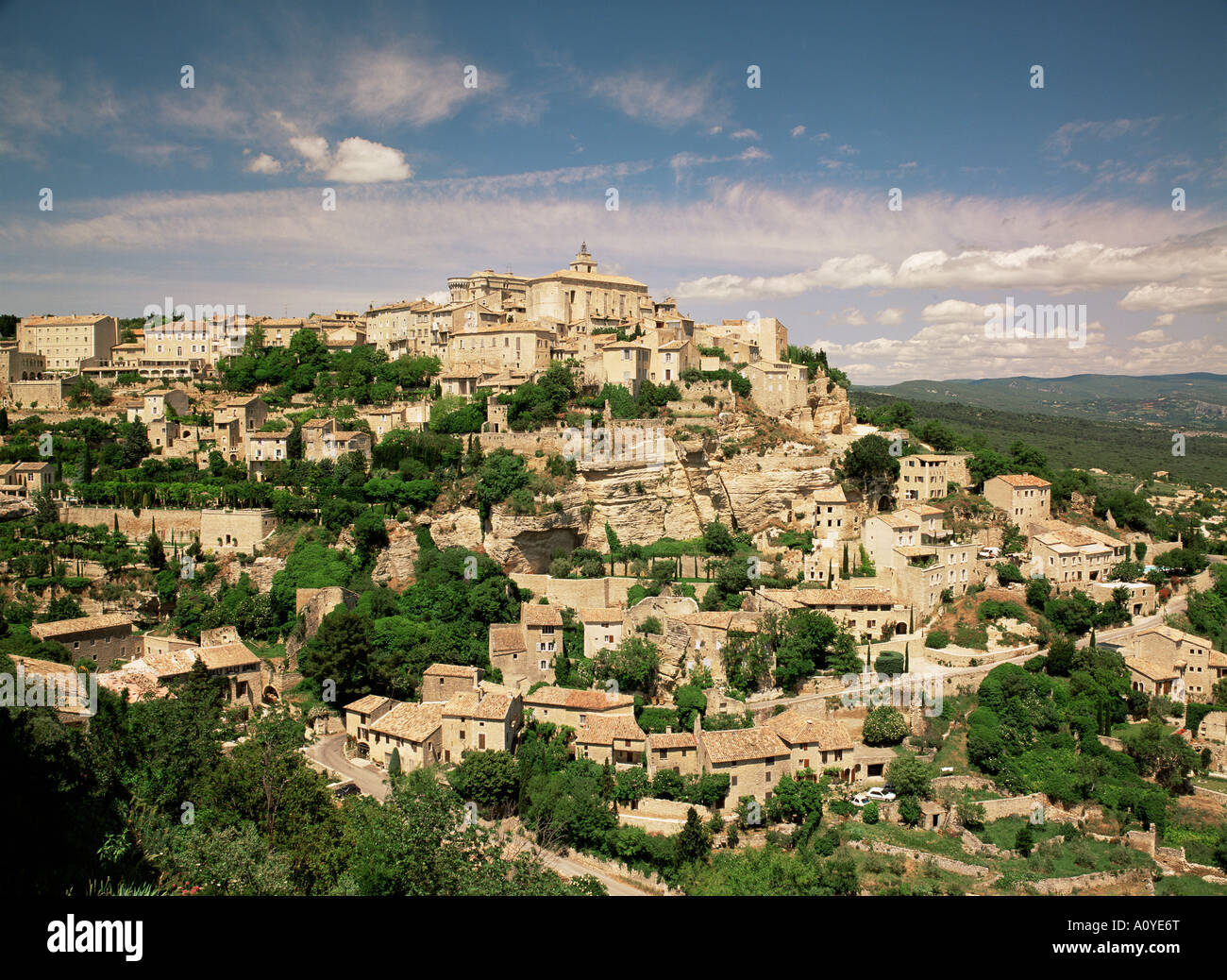 Villaggio di Gordes Vaucluse Provence Francia Europa Foto Stock