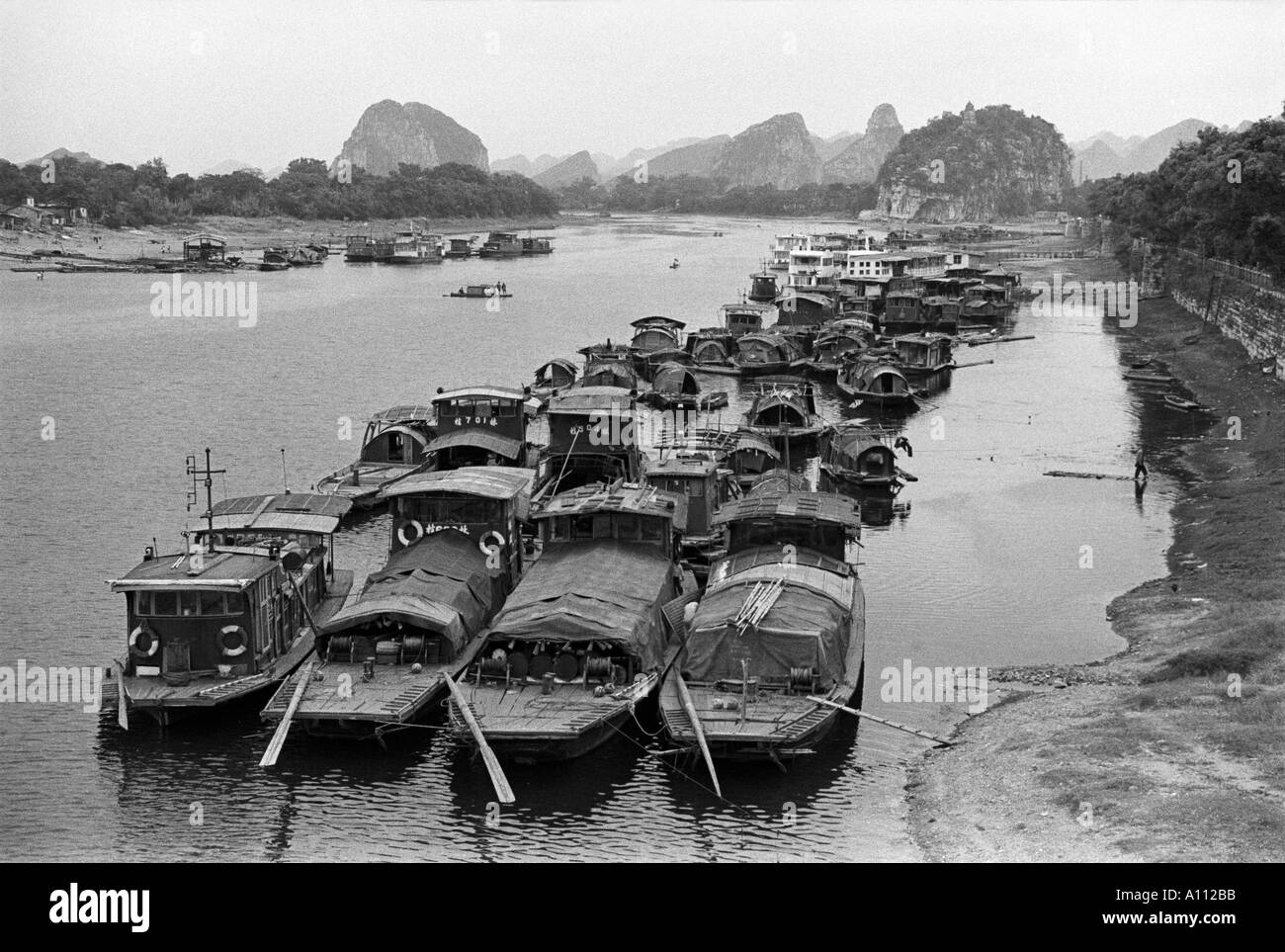 Le chiatte sul Fiume Li Guilin Foto Stock