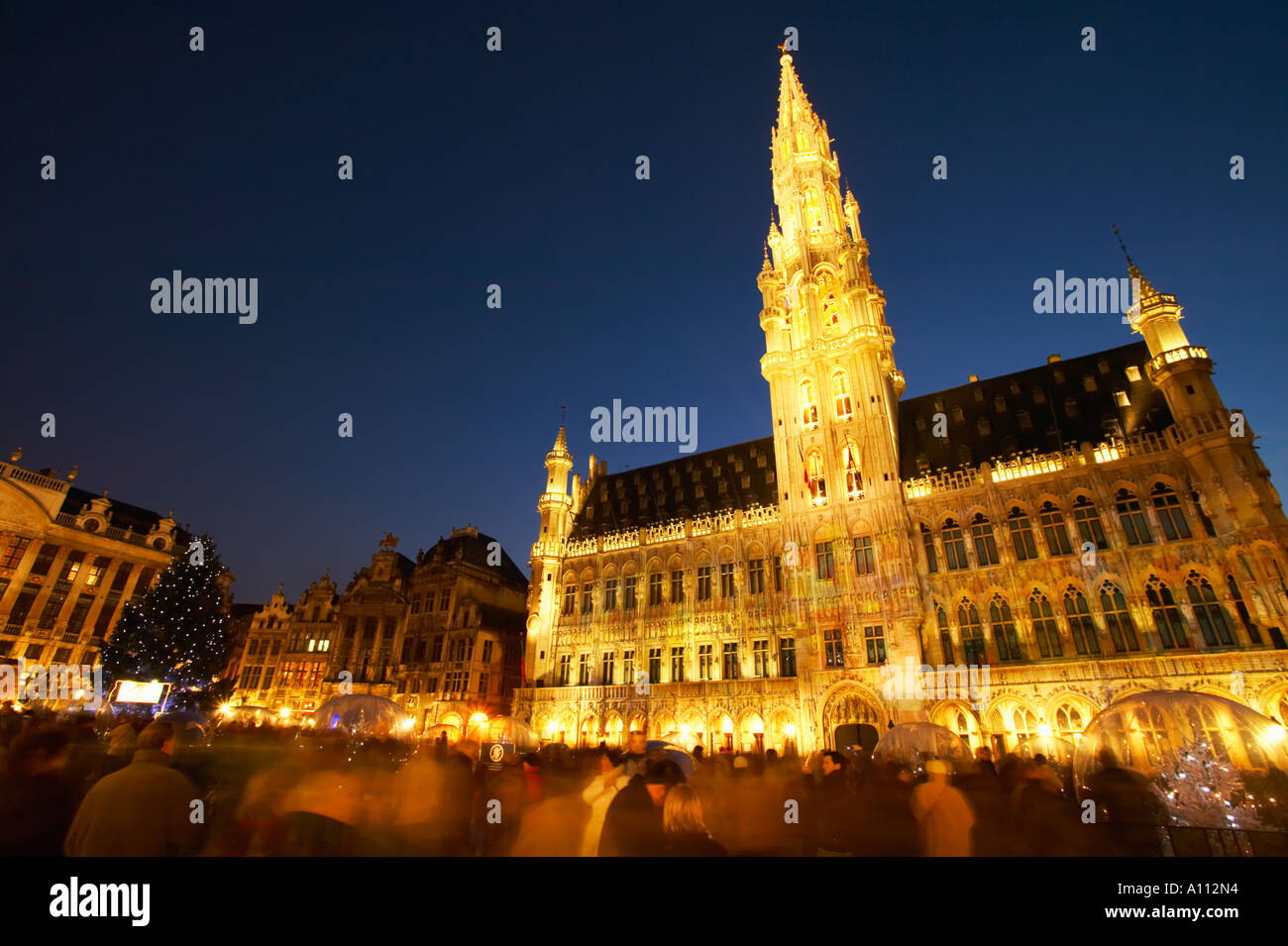 Belgio Bruxelles Grand Place Hotel de Ville Natale Twilight crepuscolo Foto Stock