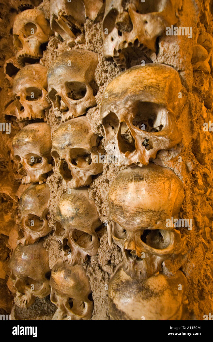 L'osso cappella della chiesa di San Francesco, a Evora (Portogallo). La Chapelle des ossements dans l'église Sao Francisco, à Évora. Foto Stock